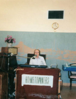 An amp helping an organist play sweet melodies